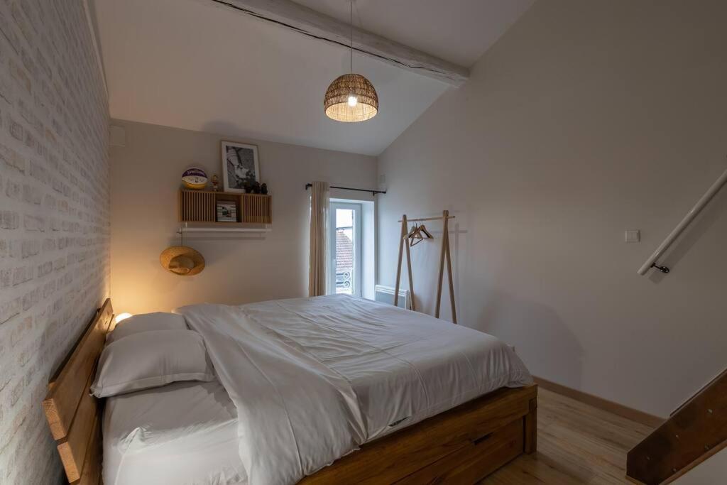 Ferienwohnung Cabana & Vue Sur Les 2 Roches Charnay-lès-Mâcon Exterior foto
